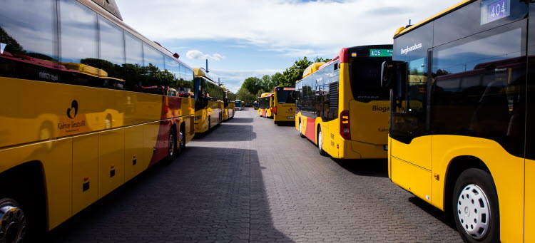 Bussar inväntar passagerare på Kalmar centralstation