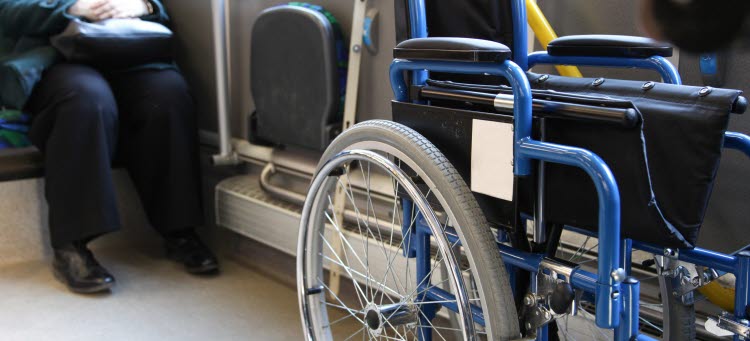 Bild på parkerad rullstol på buss